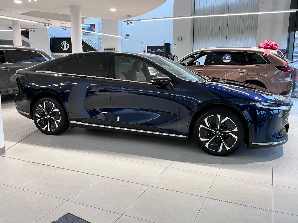 Mazda 6e