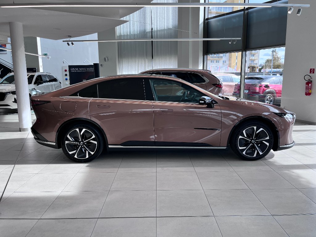Mazda 6e